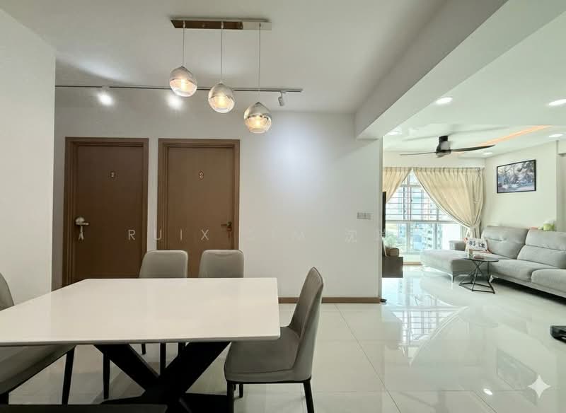422B Northshore Dr HDB Flat For Sale at S$ 850,000 | PropertyGuru Singapore - Dining Room