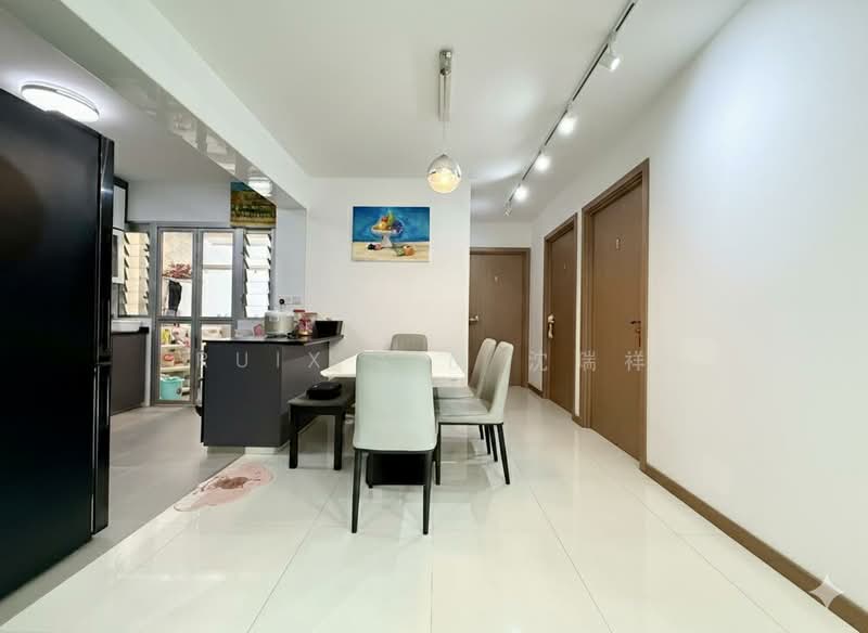 422B Northshore Dr HDB Flat For Sale at S$ 850,000 | PropertyGuru Singapore - Dining Room