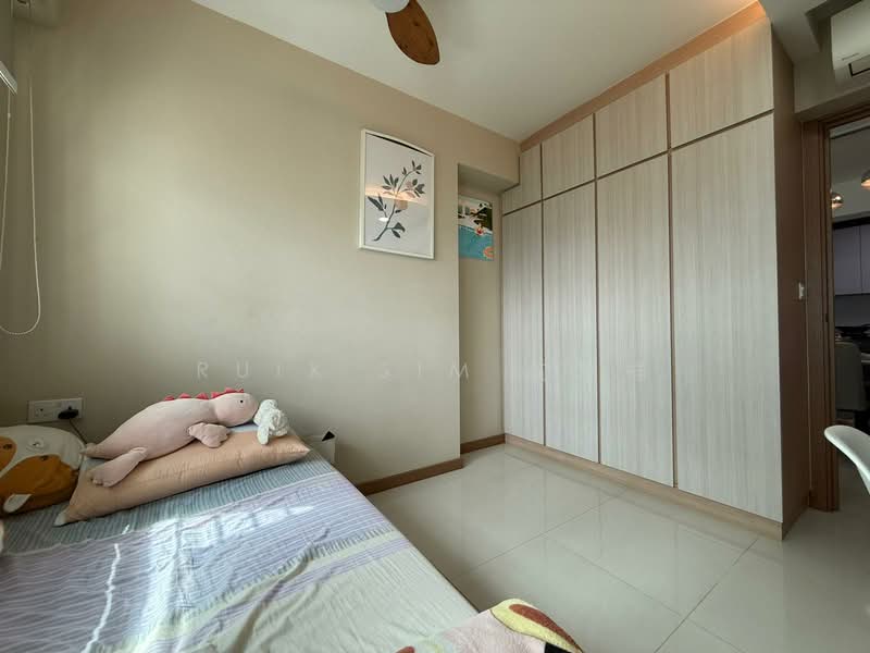 422B Northshore Dr HDB Flat For Sale at S$ 850,000 | PropertyGuru Singapore - Bedroom