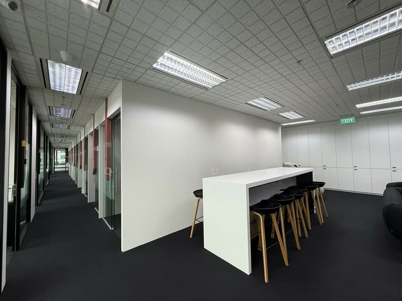 Ready-to-move-in fitted office at a premier CBD corporate address, , 11,054 sqft, Office For Rent, by Quek Fu Jin, 500077737 - Corridor - CommercialGuru.com.sg