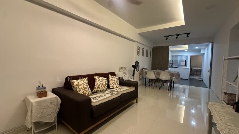 114 Ang Mo Kio Avenue 4, 114 Ang Mo Kio Avenue 4, 2 Bedrooms, 797 sqft, HDB Flat For Rent, by Ann Marie Ee, 500077757 - Living Room - PropertyGuru.com.sg