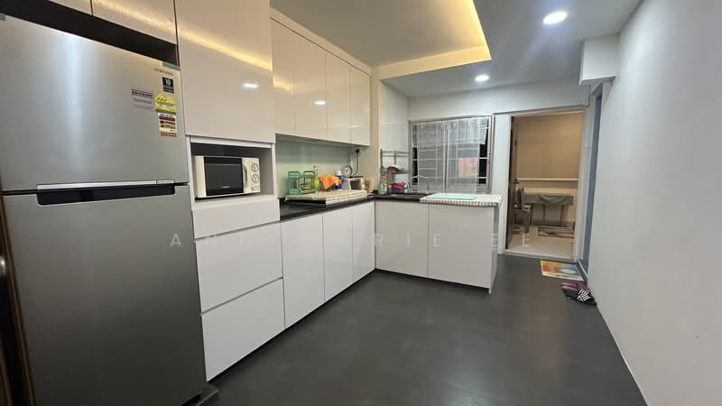 114 Ang Mo Kio Avenue 4, 114 Ang Mo Kio Avenue 4, 2 Bedrooms, 797 sqft, HDB Flat For Rent, by Ann Marie Ee, 500077757 - Kitchen - PropertyGuru.com.sg