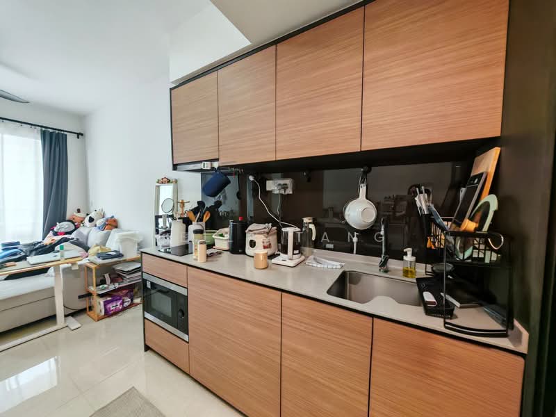 Midwood Condominium For Sale at S$ 915,000 | PropertyGuru Singapore - Kitchen