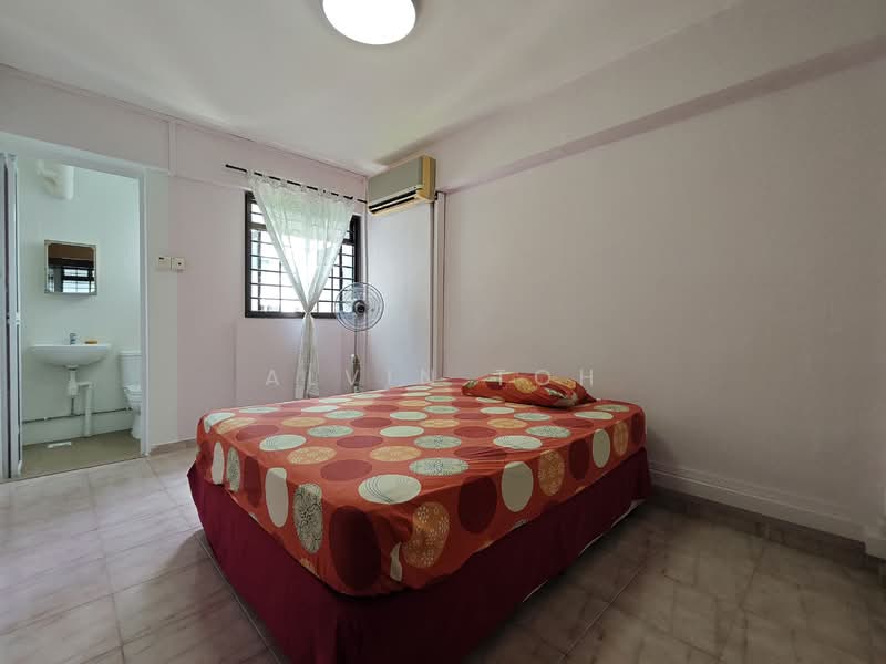 185 Bishan Street 13 HDB Flat For Sale at S$ 580,000 | PropertyGuru Singapore - Bedroom