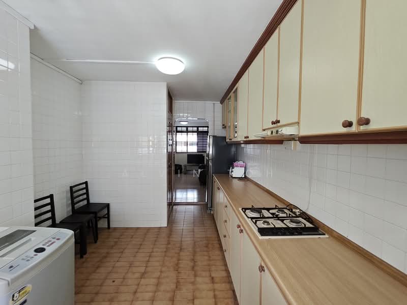 185 Bishan Street 13 HDB Flat For Sale at S$ 580,000 | PropertyGuru Singapore - Kitchen