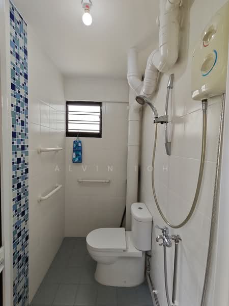 185 Bishan Street 13 HDB Flat For Sale at S$ 580,000 | PropertyGuru Singapore - Bathroom