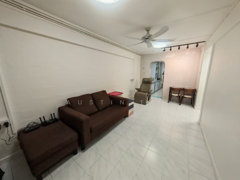 308 Clementi Avenue 4 HDB Flat For Sale at S$ 455,000 | PropertyGuru Singapore - Living Room