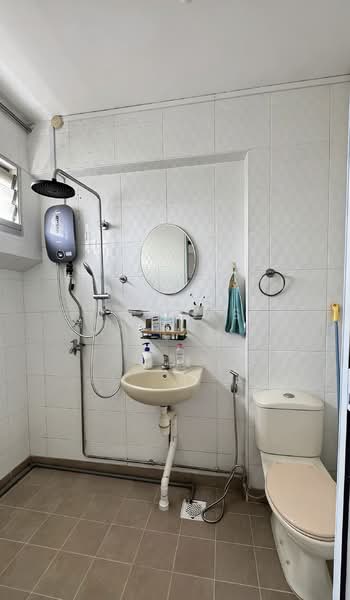 153 Yung Ho Road, 153 Yung Ho Road, 3 Bedrooms, 1,108 sqft, HDB Flat For Sale, by Thomas Lee, 500077786 - Bathroom - PropertyGuru.com.sg
