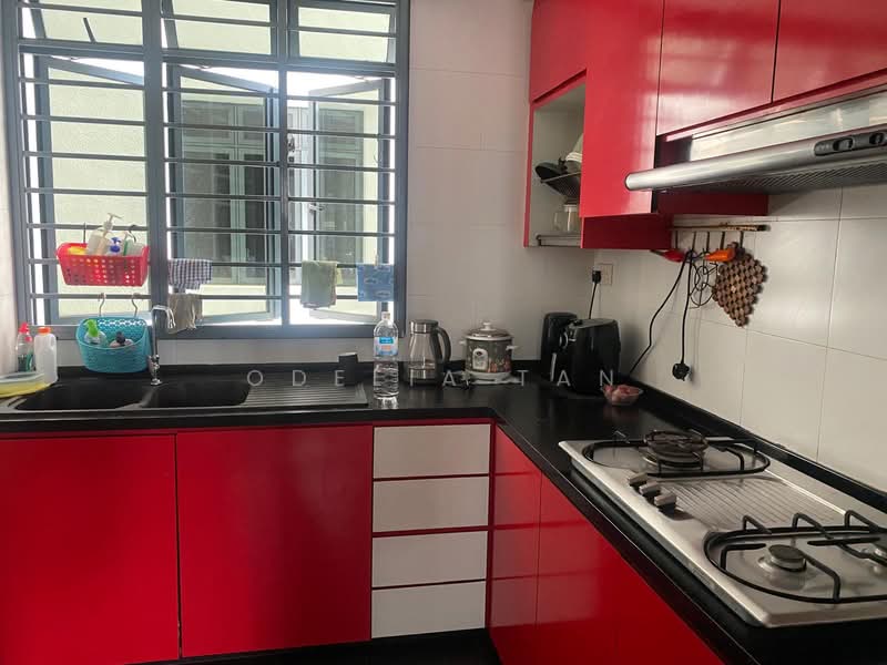 Regentville Condominium For Sale at S$ 1,450,000 | PropertyGuru Singapore - Kitchen