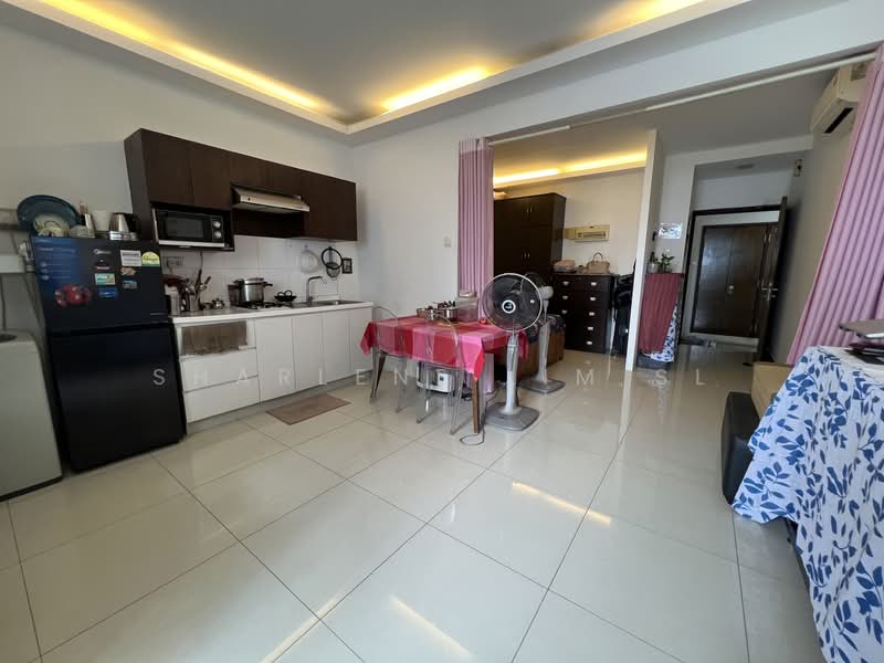 Residences @ Somme Apartment For Sale at S$ 820,000 | PropertyGuru Singapore - Kitchen