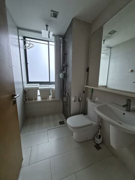 Rosewood Suites, 61 Rosewood Drive, 2 Bedrooms, 657 sqft, Condominium For Rent, by Lim Brina, 500077812 - Bathroom - PropertyGuru.com.sg