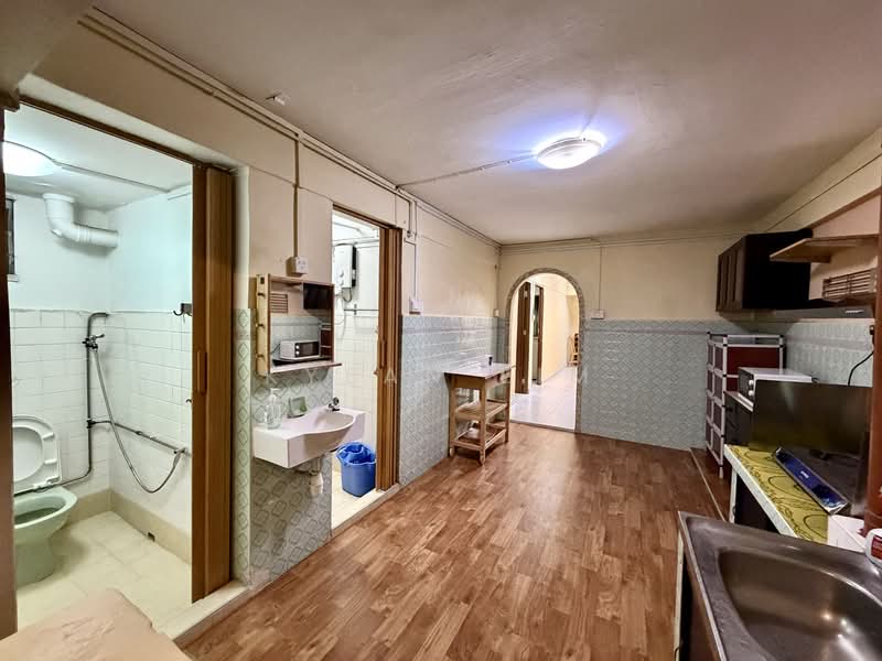 3 Lorong Lew Lian, 3 Lorong Lew Lian, 2 Bedrooms, 786 sqft, HDB Flat For Rent, by Kyean Lim, 500077818 - Kitchen - PropertyGuru.com.sg