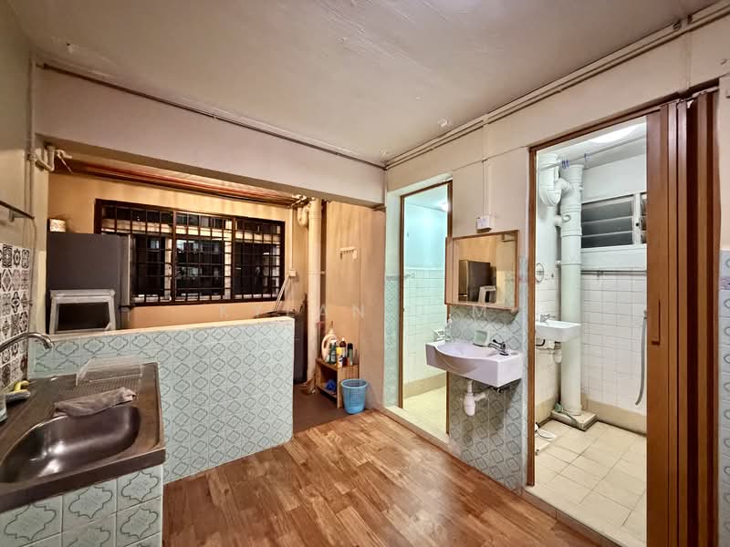 3 Lorong Lew Lian, 3 Lorong Lew Lian, 2 Bedrooms, 786 sqft, HDB Flat For Rent, by Kyean Lim, 500077818 - Bathroom - PropertyGuru.com.sg