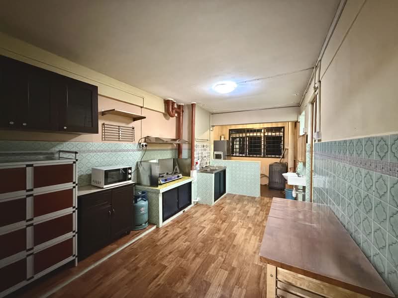 3 Lorong Lew Lian, 3 Lorong Lew Lian, 2 Bedrooms, 786 sqft, HDB Flat For Rent, by Kyean Lim, 500077818 - PropertyGuru.com.sg