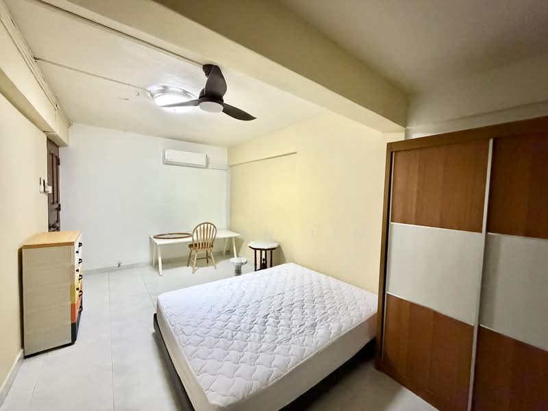 3 Lorong Lew Lian, 3 Lorong Lew Lian, 2 Bedrooms, 786 sqft, HDB Flat For Rent, by Kyean Lim, 500077818 - Bedroom - PropertyGuru.com.sg