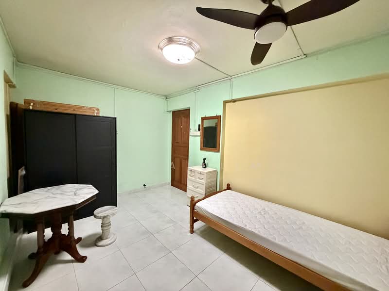 3 Lorong Lew Lian, 3 Lorong Lew Lian, 2 Bedrooms, 786 sqft, HDB Flat For Rent, by Kyean Lim, 500077818 - Bedroom - PropertyGuru.com.sg