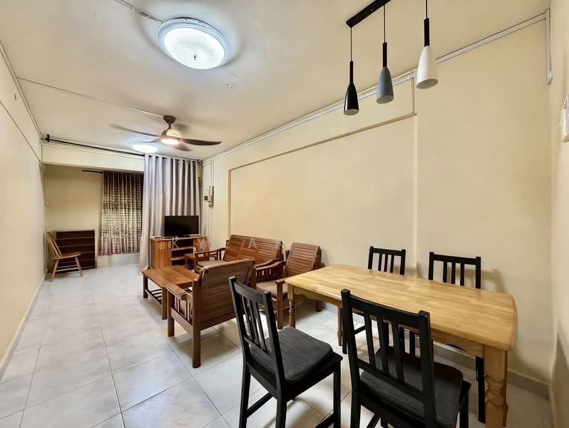 3 Lorong Lew Lian, 3 Lorong Lew Lian, 2 Bedrooms, 786 sqft, HDB Flat For Rent, by Kyean Lim, 500077818 - Living Room - PropertyGuru.com.sg