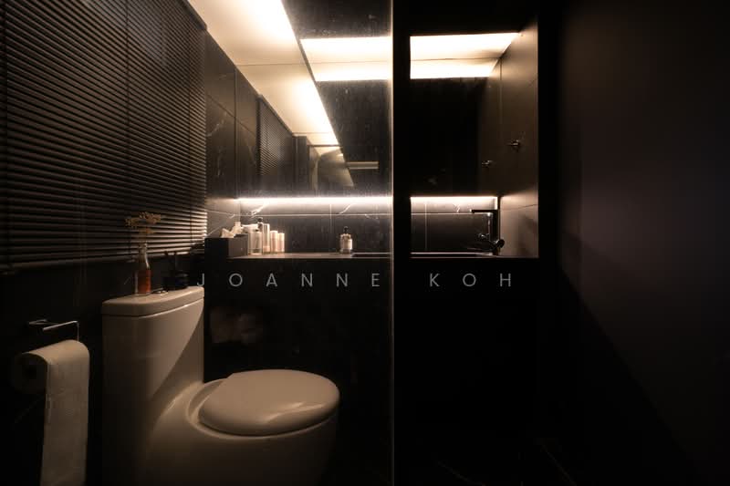 422A Northshore Drive HDB Flat For Sale at S$ 1,400,000 | PropertyGuru Singapore - Bathroom