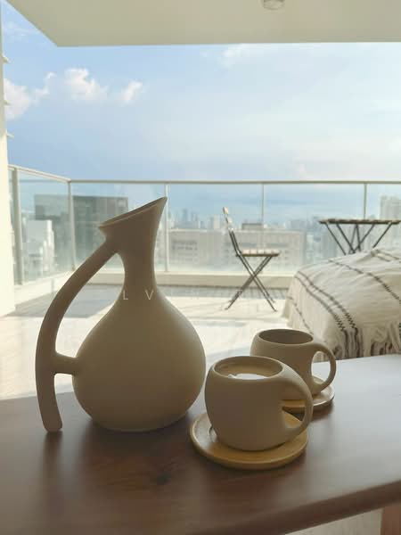 Pavilion 11 Condominium For Sale at S$ 2,000,000 | PropertyGuru Singapore - Balcony