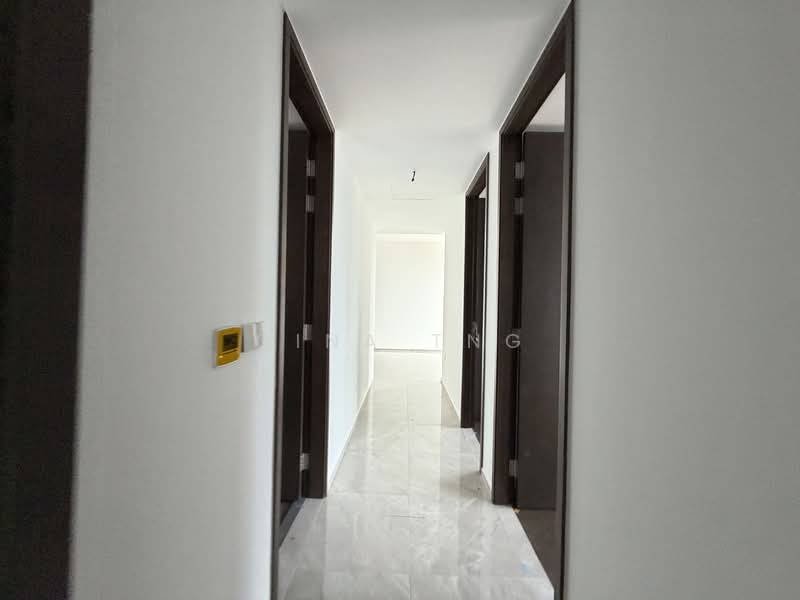 Tembusu Grand, 98 Jalan Tembusu, 3 Bedrooms, 990 sqft, Condominium For Rent, by Gina Tng, 500077842 - Corridor - PropertyGuru.com.sg