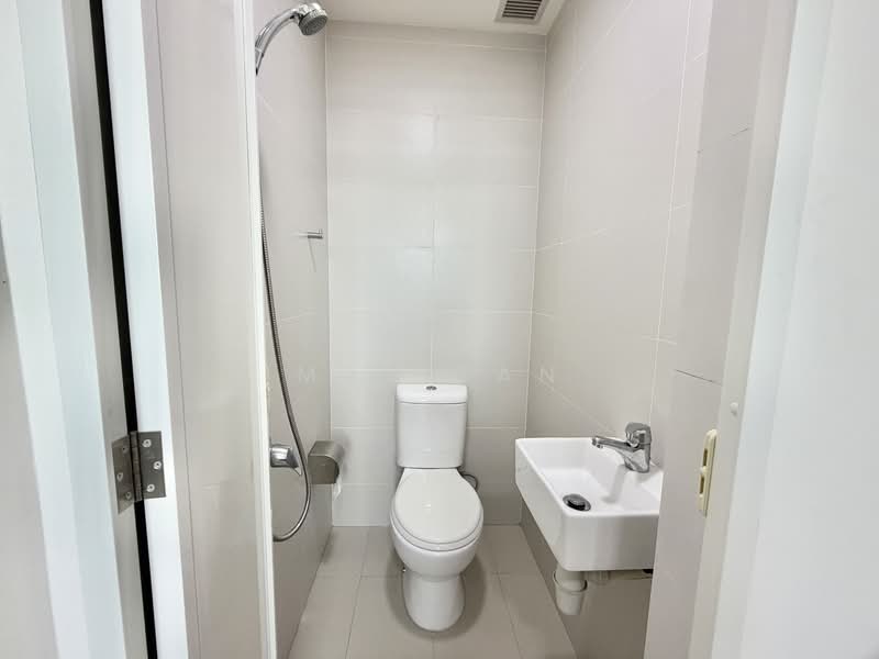 The Panorama, 10 Ang Mo Kio Ave 2, 3 Bedrooms, 1,141 sqft, Condominium For Rent, by May Tan, 500077843 - Bathroom - PropertyGuru.com.sg