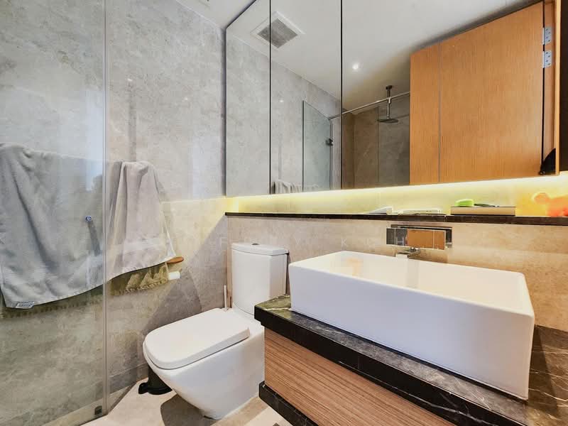 Marina Bay Residences Condominium For Sale at S$ 1,599,999 | PropertyGuru Singapore - Bathroom