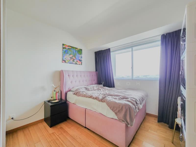 Marina Bay Residences Condominium For Sale at S$ 1,599,999 | PropertyGuru Singapore - Bedroom