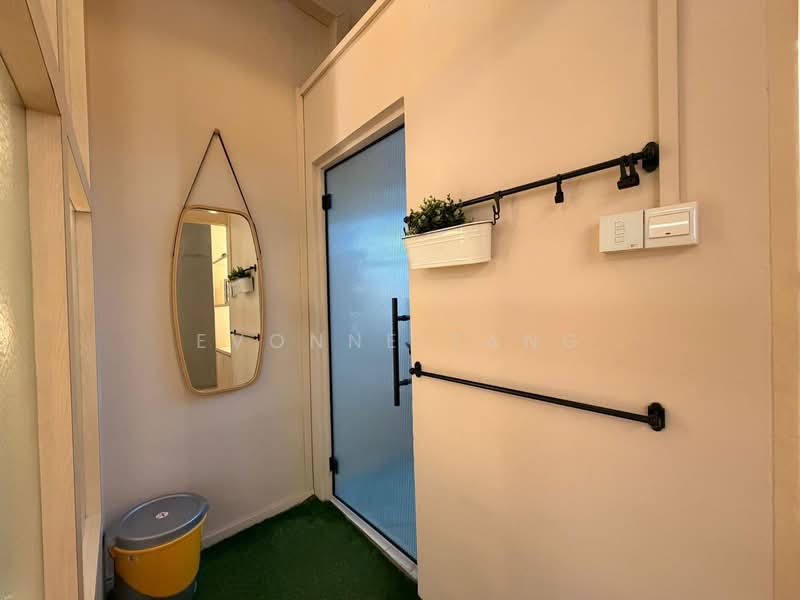 Oxley BizHub, 61 Ubi Road 1, 990 sqft, Light Industrial (B1) For Sale, by Evonne Tang, 500077886 - Entrance - CommercialGuru.com.sg