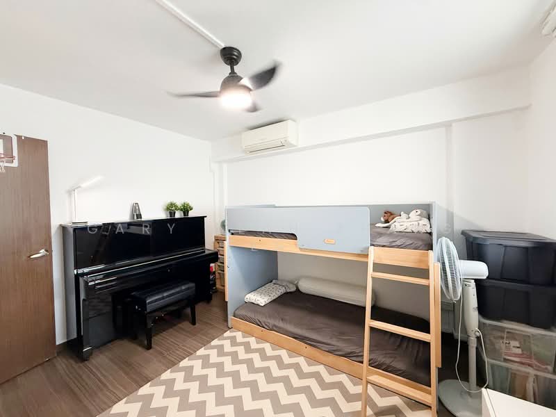 6 Ghim Moh Road HDB Flat For Sale at S$ 415,000 | PropertyGuru Singapore - Bedroom