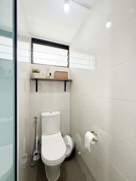 6 Ghim Moh Road HDB Flat For Sale at S$ 415,000 | PropertyGuru Singapore - Bathroom
