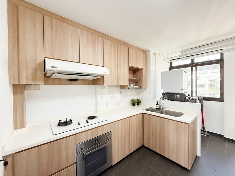 6 Ghim Moh Road HDB Flat For Sale at S$ 415,000 | PropertyGuru Singapore - Kitchen