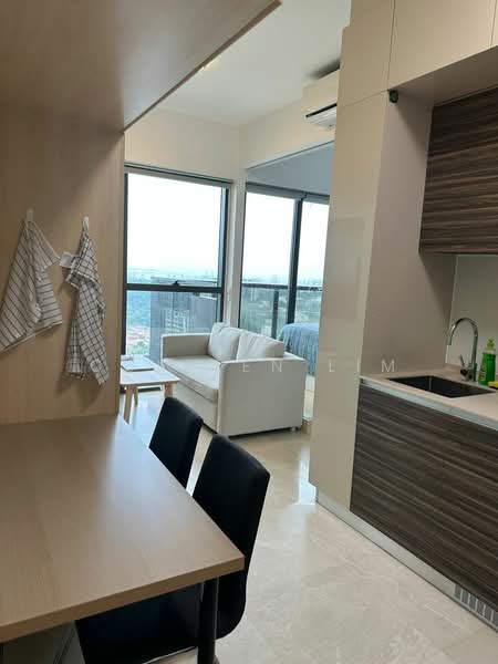 Commonwealth Towers Condominium For Sale at S$ 980,000 | PropertyGuru Singapore - Living Room