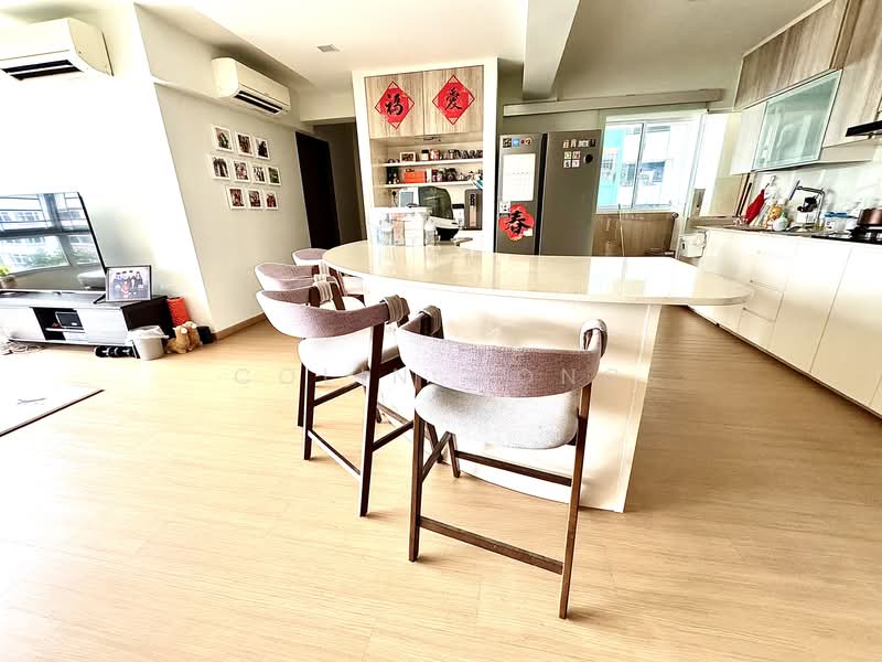 572A Woodlands Avenue 1 HDB Flat For Sale at S$ 760,000 | PropertyGuru Singapore - Kitchen