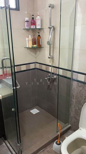 Glendale Park, 21 Hillview Avenue, Room Rental, 100 sqft, Condominium For Rent, by Tay Yixian, 500077936 - Bathroom - PropertyGuru.com.sg