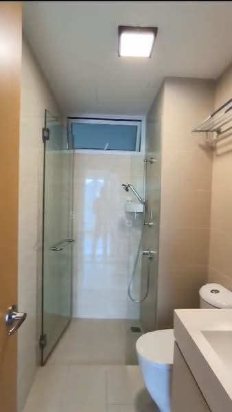 Waterview Condominium For Sale at S$ 1,980,000 | PropertyGuru Singapore - Bathroom
