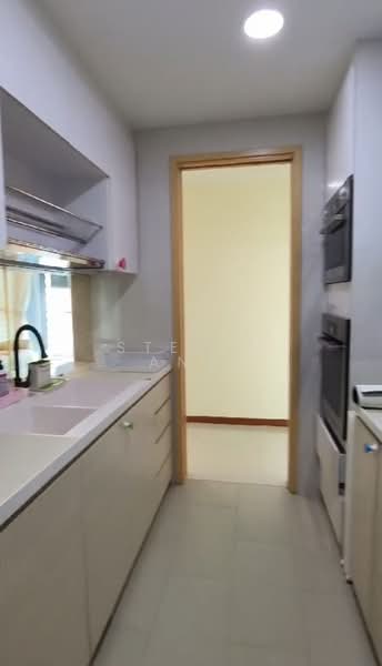 Waterview Condominium For Sale at S$ 1,980,000 | PropertyGuru Singapore - Kitchen