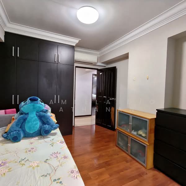 826 Woodlands Street 81 HDB Flat For Sale at S$ 760,000 | PropertyGuru Singapore - Bedroom