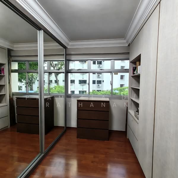 826 Woodlands Street 81 HDB Flat For Sale at S$ 760,000 | PropertyGuru Singapore - Bedroom