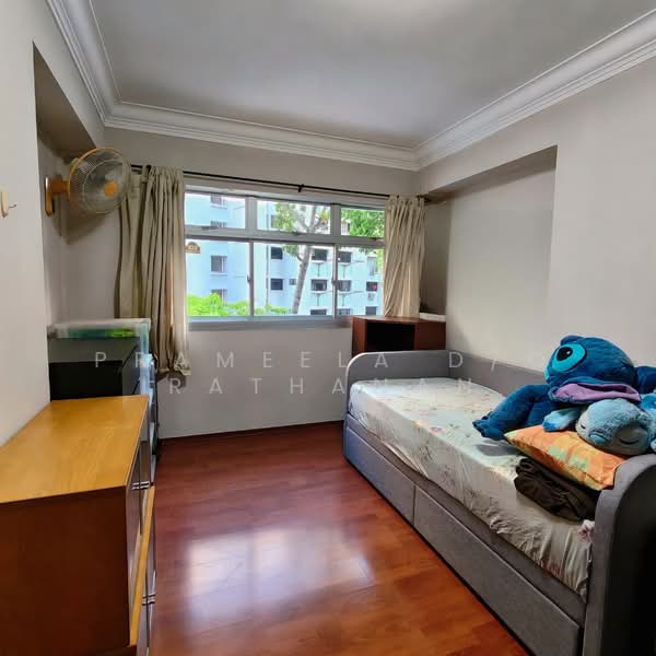 826 Woodlands Street 81 HDB Flat For Sale at S$ 760,000 | PropertyGuru Singapore - Bedroom