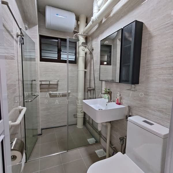 826 Woodlands Street 81 HDB Flat For Sale at S$ 760,000 | PropertyGuru Singapore - Bathroom
