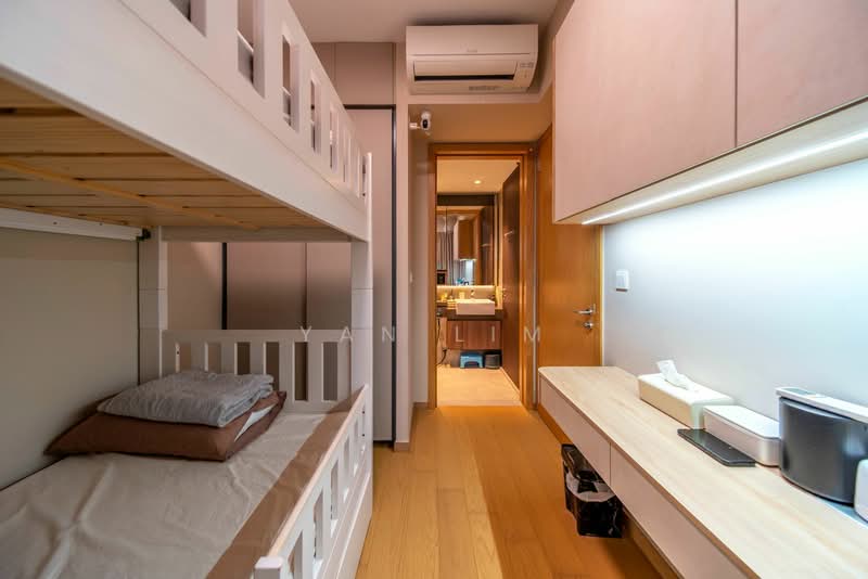 Midwood Condominium For Sale at S$ 1,400,000 | PropertyGuru Singapore - Bedroom