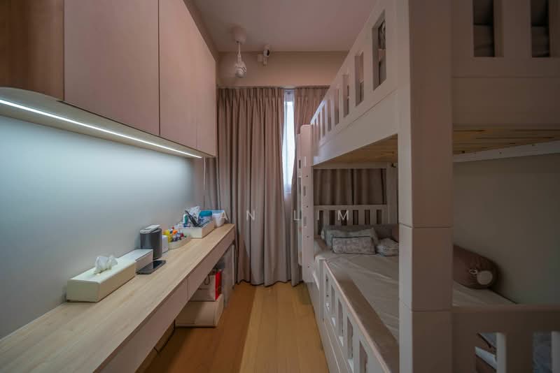 Midwood Condominium For Sale at S$ 1,400,000 | PropertyGuru Singapore - Bedroom