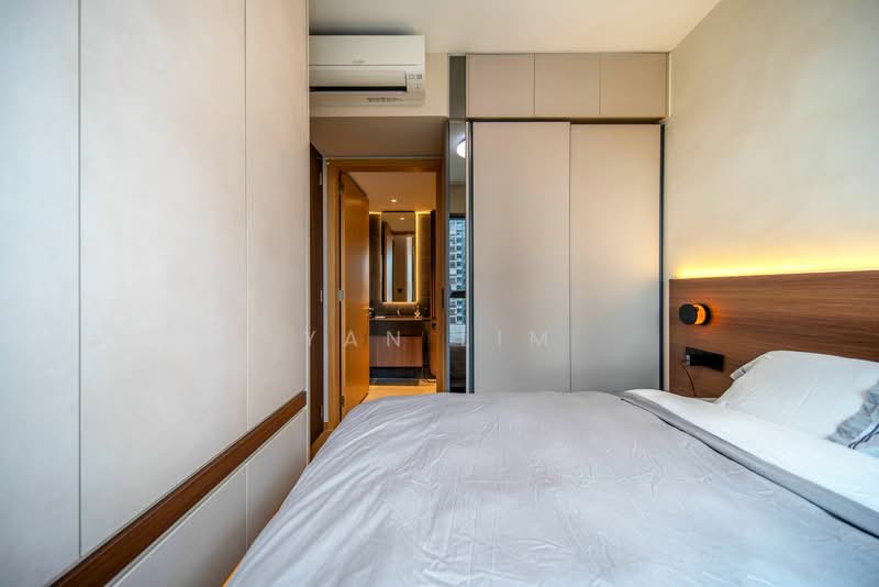 Midwood Condominium For Sale at S$ 1,400,000 | PropertyGuru Singapore - Bedroom