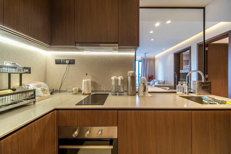 Midwood Condominium For Sale at S$ 1,400,000 | PropertyGuru Singapore - Kitchen