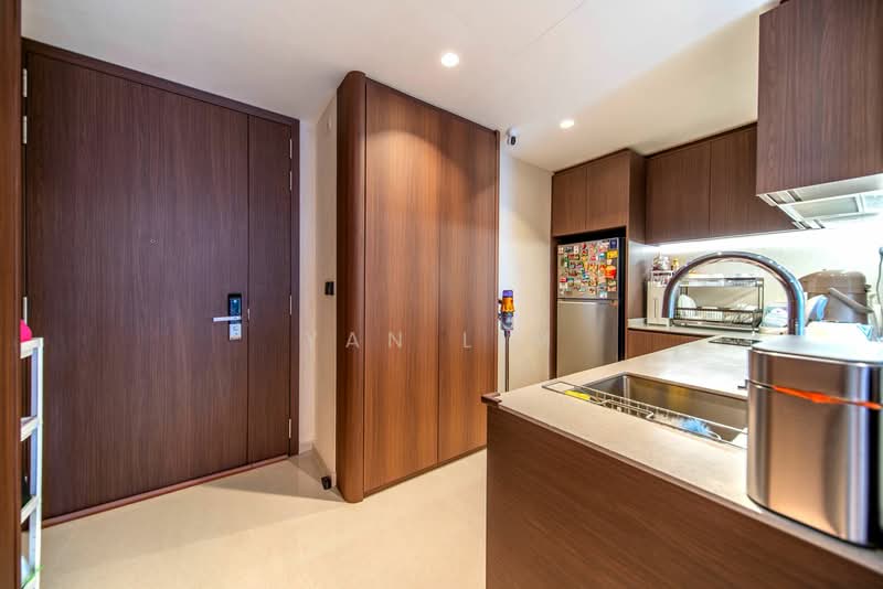 Midwood Condominium For Sale at S$ 1,400,000 | PropertyGuru Singapore - Kitchen