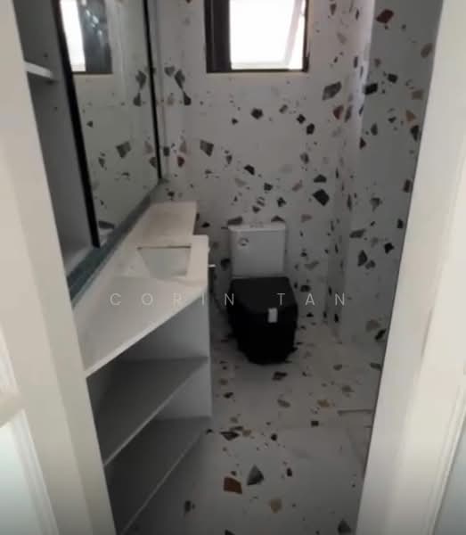 Montrosa, 132 Hillview Avenue, 3 Bedrooms, 1,200 sqft, Condominium For Rent, by Corin Tan, 500077953 - Bathroom - PropertyGuru.com.sg