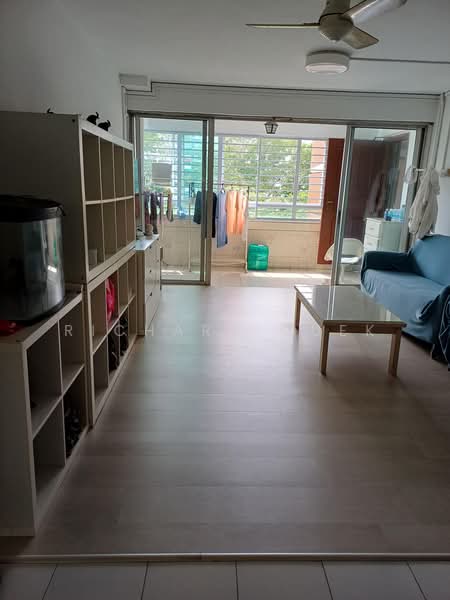 230 Tampines Street 24, 230 Tampines Street 24, 3 Bedrooms, 1,302 sqft, HDB Flat For Rent, by Richard Quek, 500077964 - Living Room - PropertyGuru.com.sg