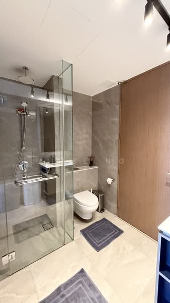 Whistler Grand Condominium For Sale at S$ 920,000 | PropertyGuru Singapore - Bathroom