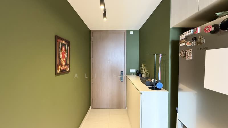 Whistler Grand Condominium For Sale at S$ 920,000 | PropertyGuru Singapore - Entrance