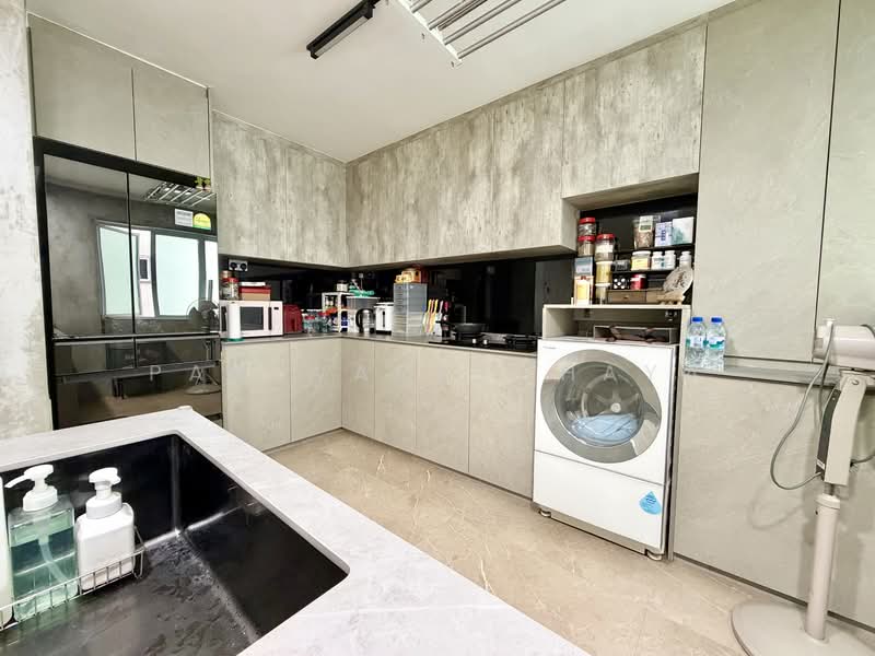 534 Pasir Ris Drive 1, 534 Pasir Ris Drive 1, 4 Bedrooms, 1,550 sqft, HDB Flat For Rent, by Pan Waratchaya, 500077980 - Kitchen - PropertyGuru.com.sg